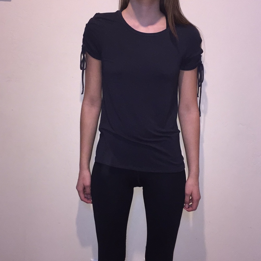 Gray tshirt